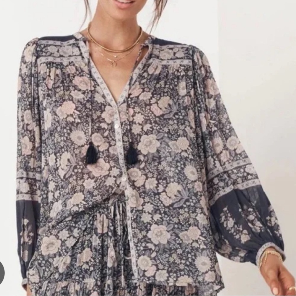 🩶 Spell blouse 🖤